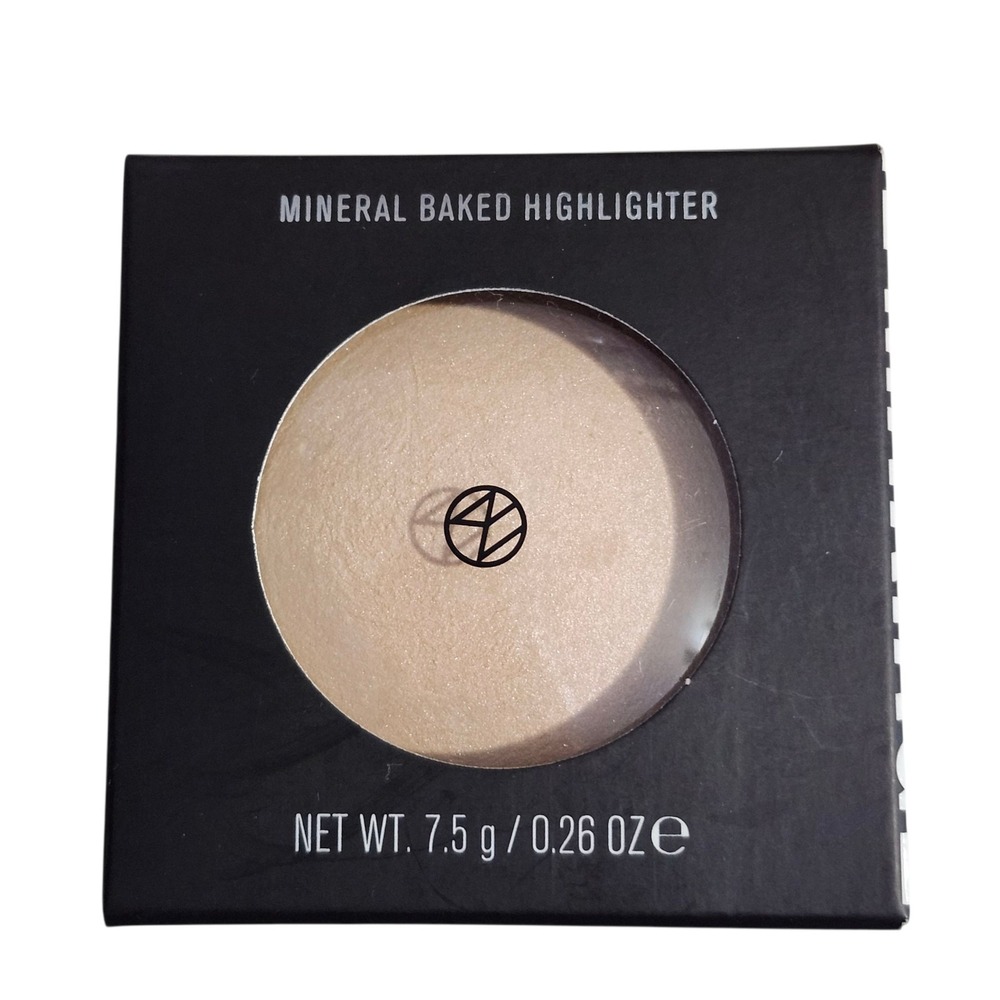IL‎ Makiage Mineral Baked Highlighter in Halo 7.5g 0.26 oz NIB